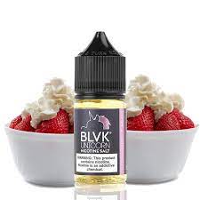BLVK 獨角獸草莓奶油蛋糕煙油瓶身照、草莓奶油甜點風味煙油設計